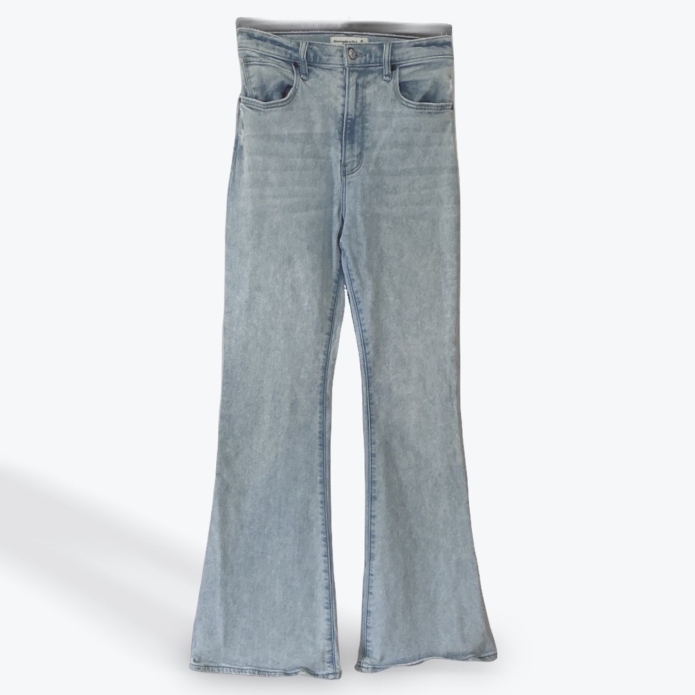 Abercrombie & Fitch Curve Love Ultra High Rise Flare Jeans Light Wash 27/4R